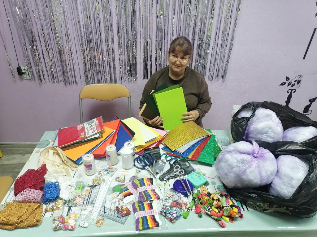 Фетр, фурнитура и нитки для занятий в швейной мастерской проекта «Особое Дело»