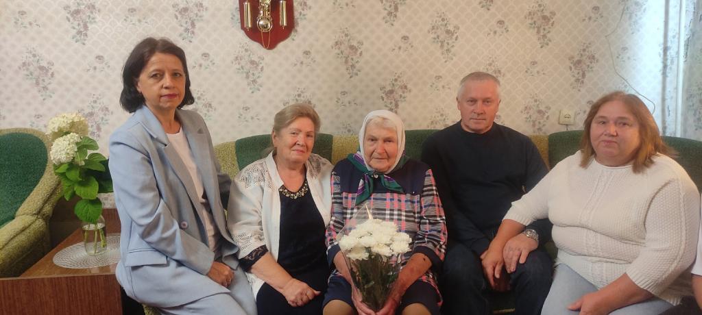90 лет мудрости, труда и жизнелюбия: юбилей отмечает жительница поселка Казацкая Степь Прасковья Павловна Евпатова